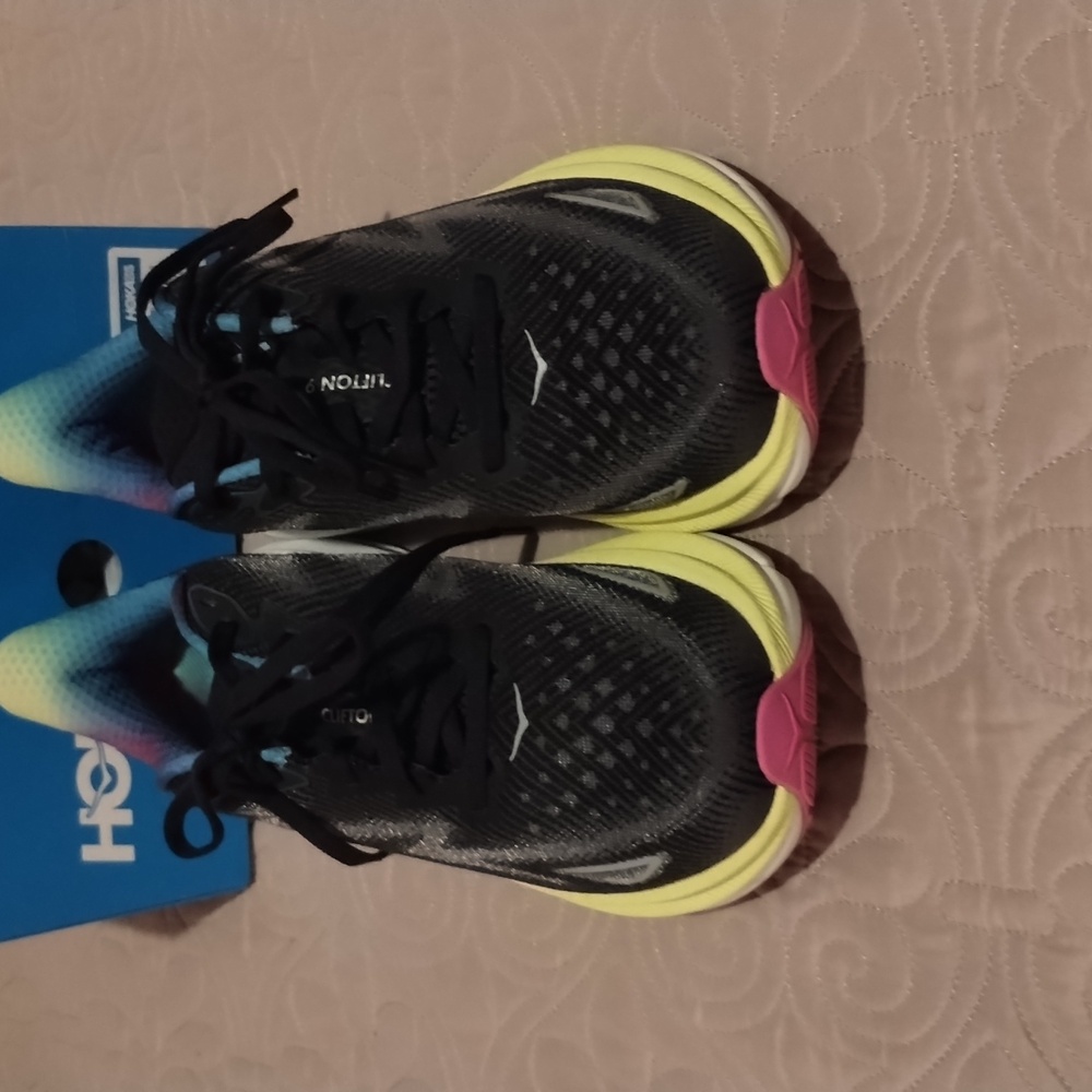 HOKA W CLIFTON 9 GREAT CONDITION